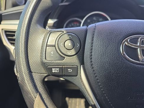 Used 2014 Toyota Corolla LE FWD image 19