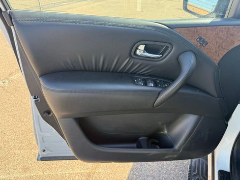 Used 2024 Nissan Armada SL w/ Captain's Chairs Package image 16