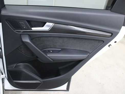 Used 2018 Audi SQ5 Premium Plus w/ Navigation Package image 37