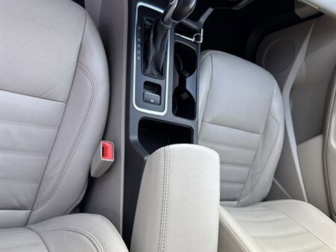 Used 2018 Ford Escape Titanium image 32