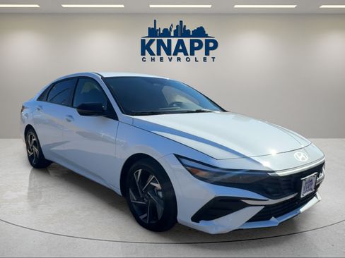 Used 2025 Hyundai Elantra Sport FWD image 6