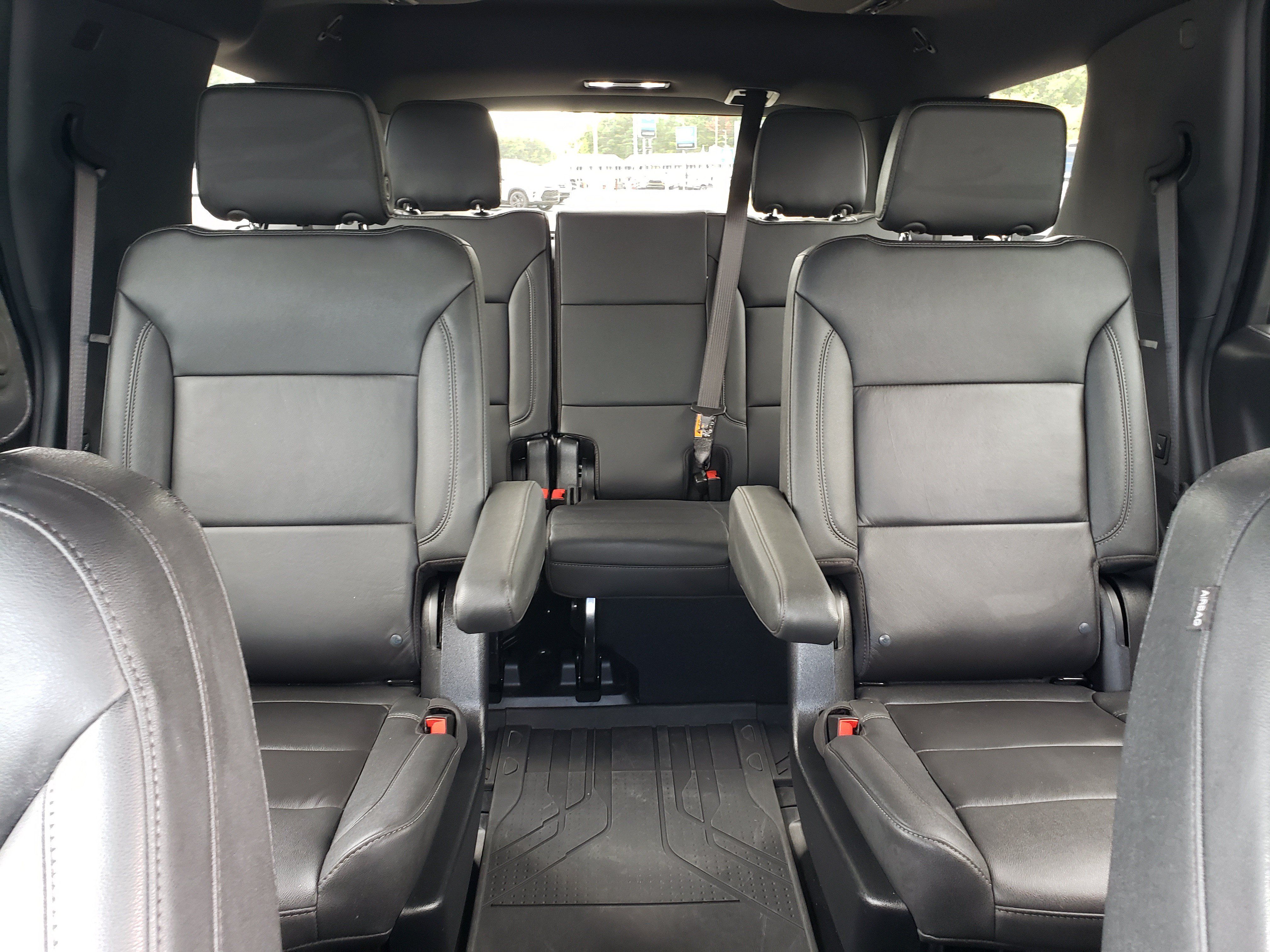 Used 2025 Chevrolet Tahoe Z71 w/ Comfort Package AWD/4WD image 31