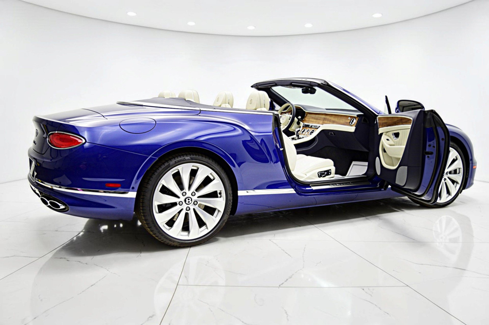 Used 2024 Bentley Continental GT AWD/4WD image 9