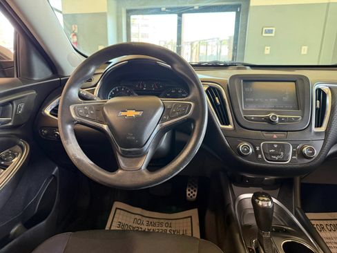 Used 2016 Chevrolet Malibu LT FWD image 13