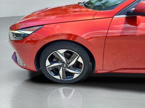 Certified 2021 Hyundai Elantra Limited FWD image 28