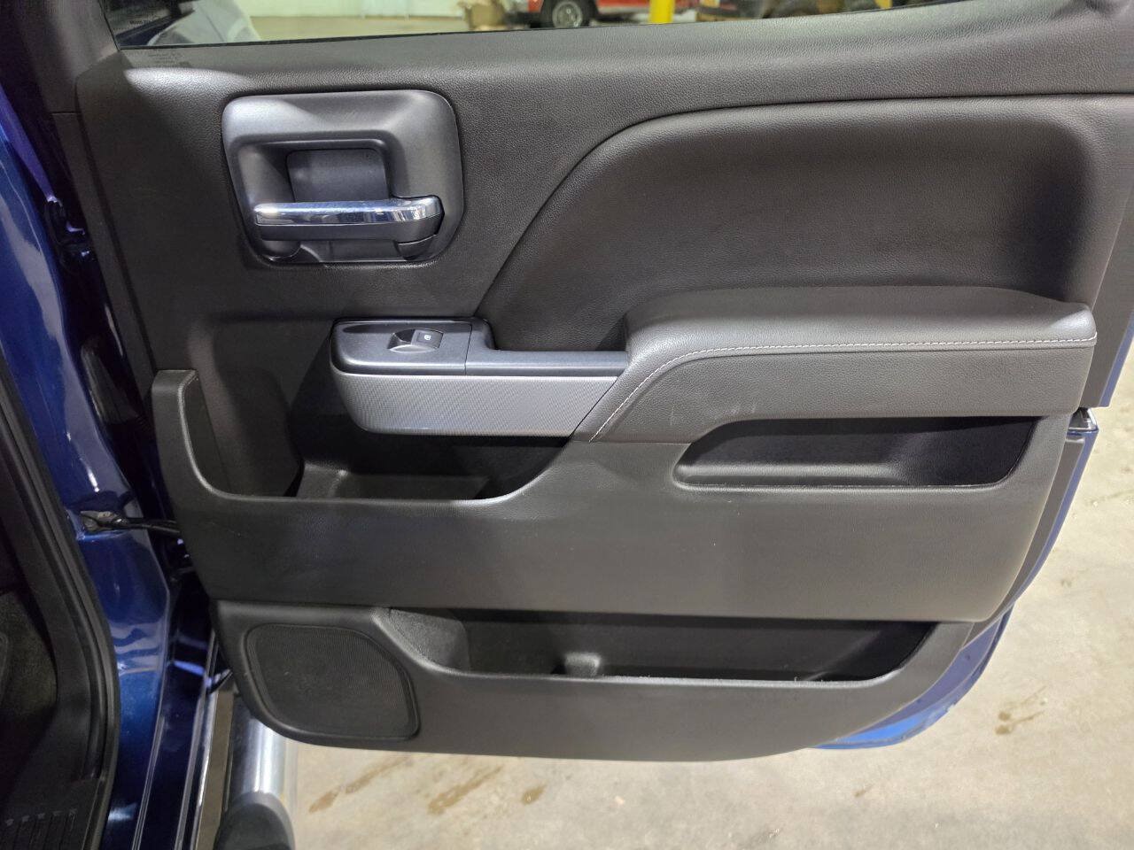 Used 2017 Chevrolet Silverado 1500 LT w/ All Star Edition AWD/4WD image 31