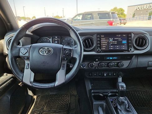 Used 2021 Toyota Tacoma TRD Off-Road w/ Technology Package AWD/4WD image 6