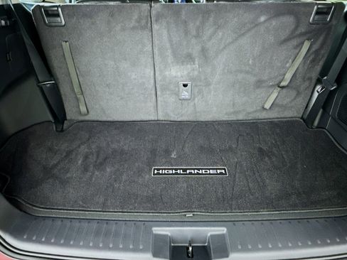 Used 2023 Toyota Highlander XLE image 31