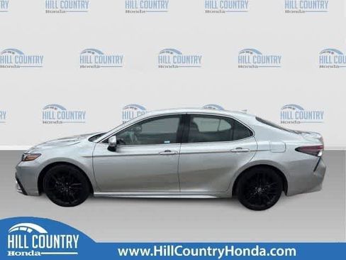 Used 2023 Toyota Camry XSE FWD image 3