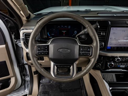 Used 2025 Ford F450 Platinum w/ Platinum Plus Package image 19