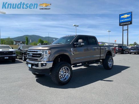 Used 2022 Ford F250 Lariat w/ Lariat Value Package AWD/4WD image 3