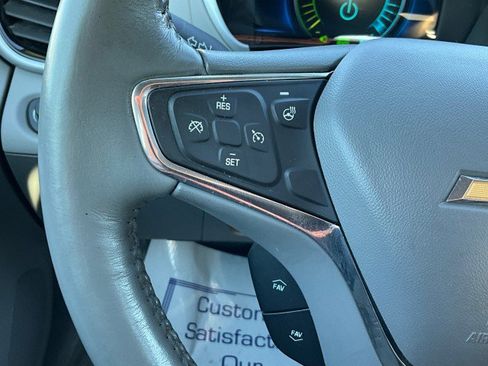 Used 2017 Chevrolet Volt LT w/ Comfort Package image 9