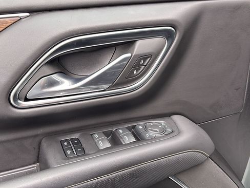 Used 2024 Chevrolet Tahoe Premier w/ Premium Package image 16