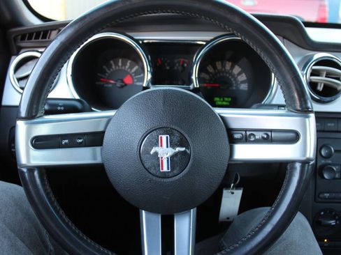 Used 2005 Ford Mustang GT Premium image 29