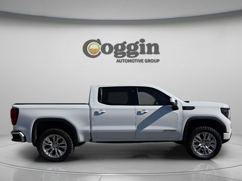 Used 2022 GMC Sierra 1500 AT4X image 6