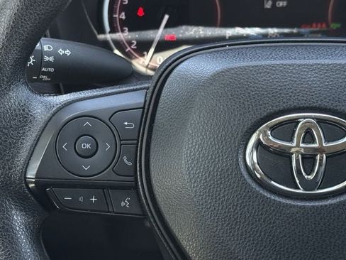 Used 2025 Toyota RAV4 XLE FWD image 14