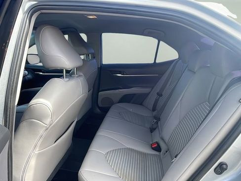 Used 2020 Toyota Camry SE image 15