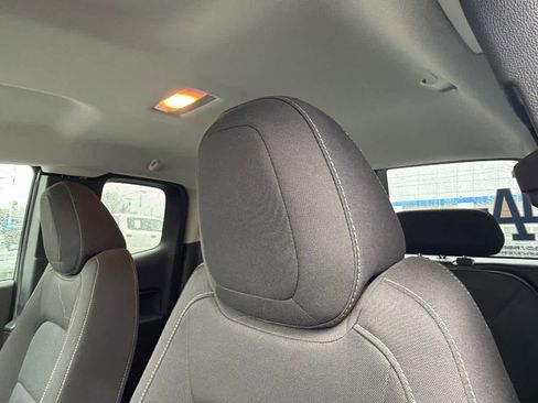 Used 2016 Chevrolet Colorado LT w/ LT Convenience Package image 11