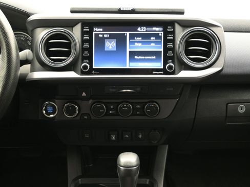 Used 2021 Toyota Tacoma TRD Off-Road AWD/4WD image 17