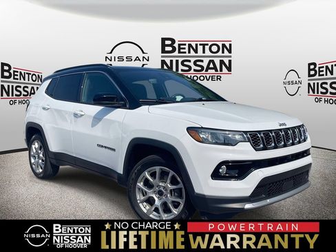 Used 2025 Jeep Compass Limited AWD/4WD image 1