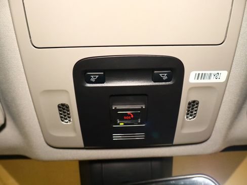 Used 2024 Toyota Camry SE image 38