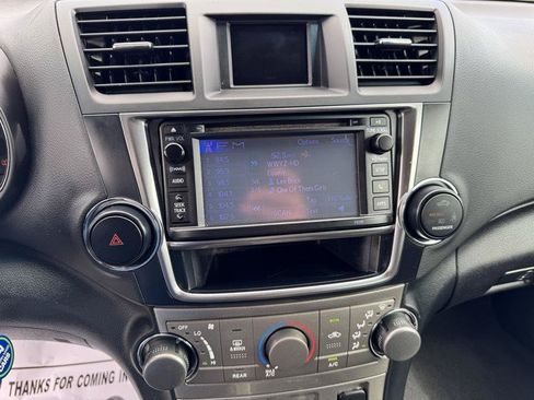 Used 2013 Toyota Highlander SE AWD/4WD image 16