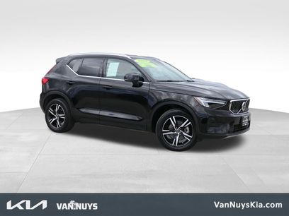 Used 2025 Volvo XC40 B5 Core