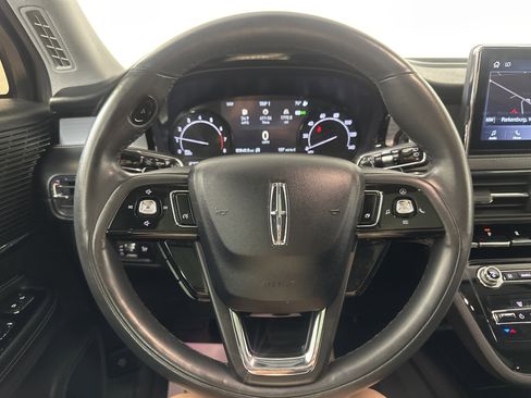 Used 2021 Lincoln Corsair AWD w/ Premium Package image 12