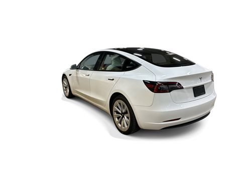 Certified 2023 Tesla Model 3 Standard Range RWD image 4