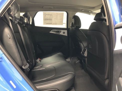 New 2026 Kia Sportage EX w/ EX Panorama Roof Package FWD image 11