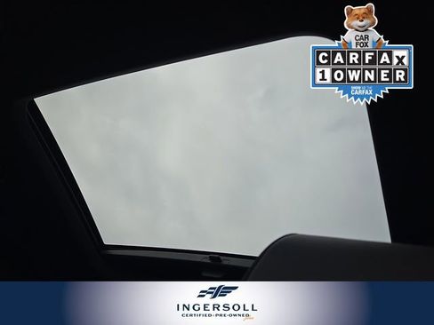 Used 2023 Chevrolet Traverse RS image 18