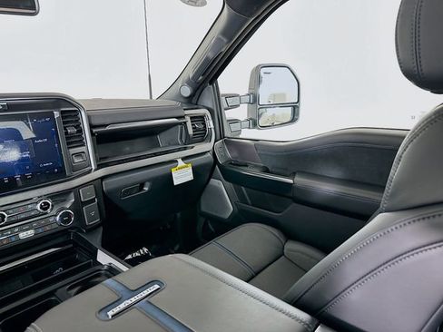 New 2026 Ford F450 Platinum w/ FX4 Off-Road Package image 25