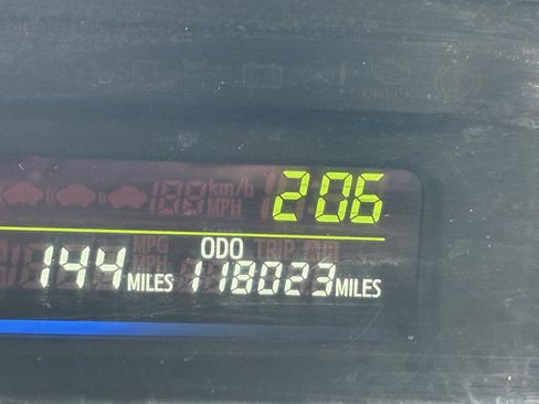 Used 2012 Toyota Prius V Five image 8