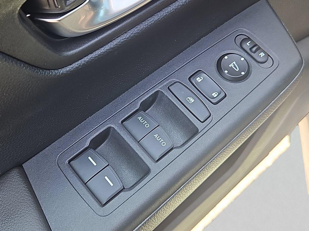 Certified 2025 Honda CR-V EX image 25