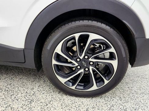 Used 2023 Chevrolet Bolt EUV Premier w/ Sun & Sound Package image 9