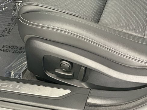 Certified 2024 Jaguar XF R-Dynamic SE image 19