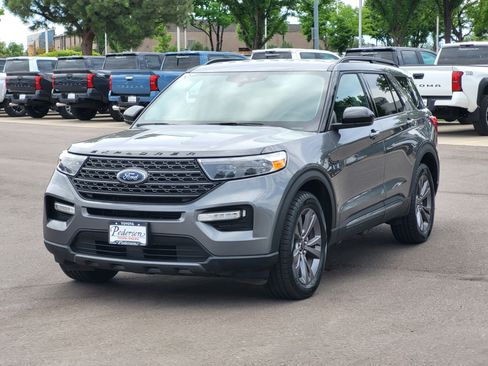 Used 2023 Ford Explorer XLT w/ Equipment Group 202A AWD/4WD image 4