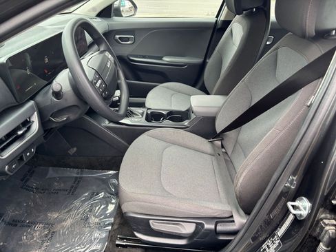 Used 2025 Kia K4 FWD image 28