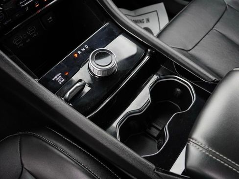 Used 2022 Jeep Grand Cherokee Limited image 20