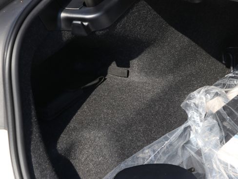 New 2026 BMW 550e xDrive image 39