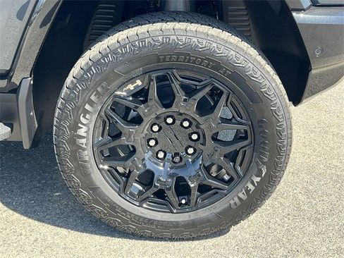 New 2026 GMC Hummer EV 4x4 Crew Cab image 33