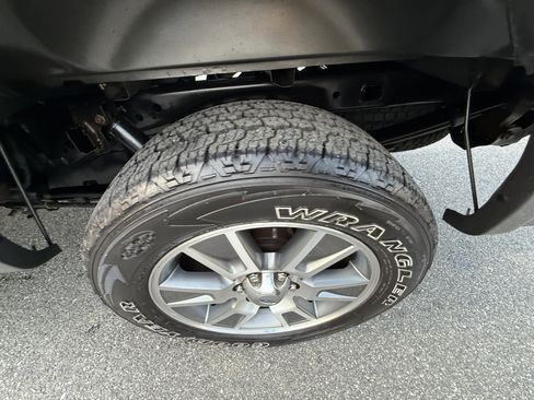 Used 2014 Ford F150 Lariat w/ Equipment Group 501A Mid image 46