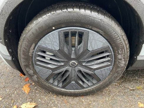 New 2026 Volvo EX30 Cross Country Ultra image 9