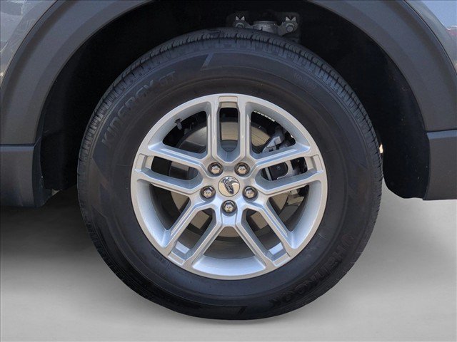 Used 2025 Ford Explorer Active AWD/4WD image 24
