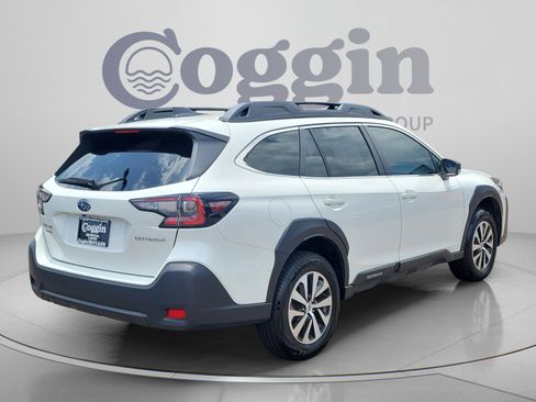 Used 2025 Subaru Outback AWD/4WD image 5