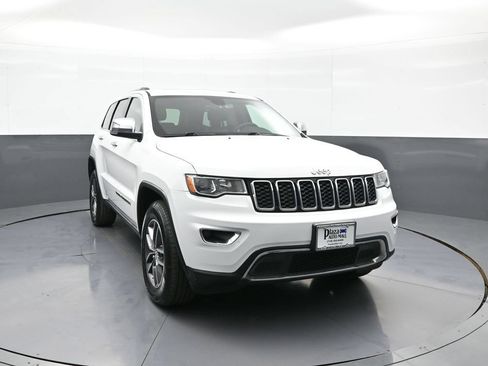 Used 2018 Jeep Grand Cherokee Limited AWD/4WD image 3