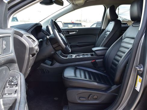 Used 2023 Ford Edge SEL w/ Convenience Package image 9