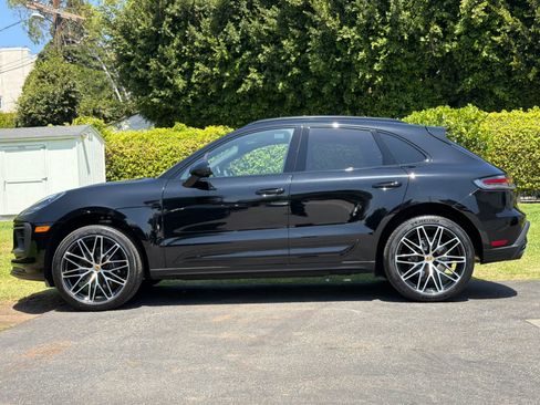 Used 2026 Porsche Macan AWD/4WD image 2