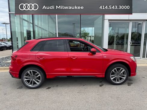 Used 2023 Audi Q3 2.0T Premium Plus w/ Premium Plus Package AWD/4WD image 2