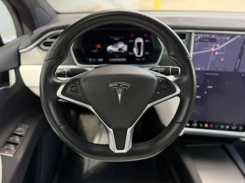 Used 2017 Tesla Model X 75D AWD/4WD image 25